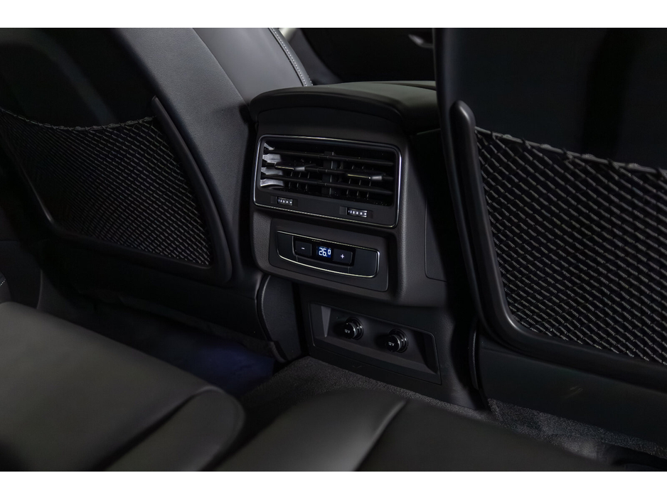 2025 Audi Q7 Q7 55 TFSI e 394PS quattro S line tip €91,950