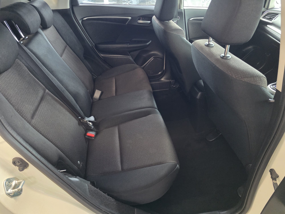 2016 Honda Fit - image 13