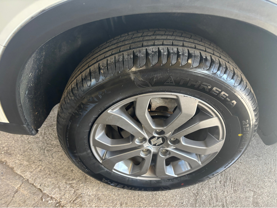 2023 Suzuki Vitara - image 12