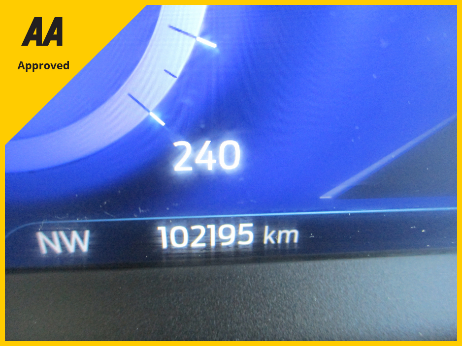 2022 Ford Kuga - image 17