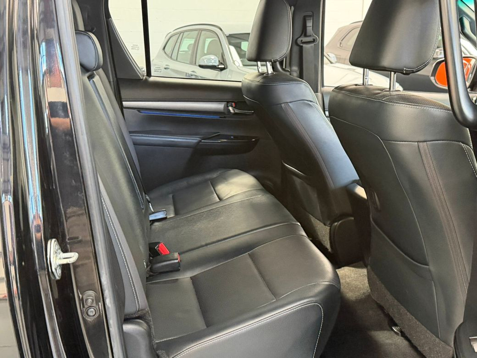 2022 Toyota Hilux - image 15