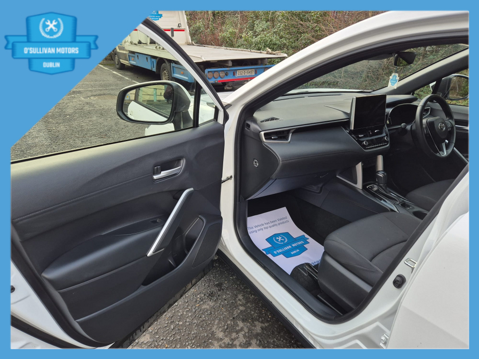 2023 Toyota Corolla CROSS LUNA 1.8 4DR AUTO €29,499