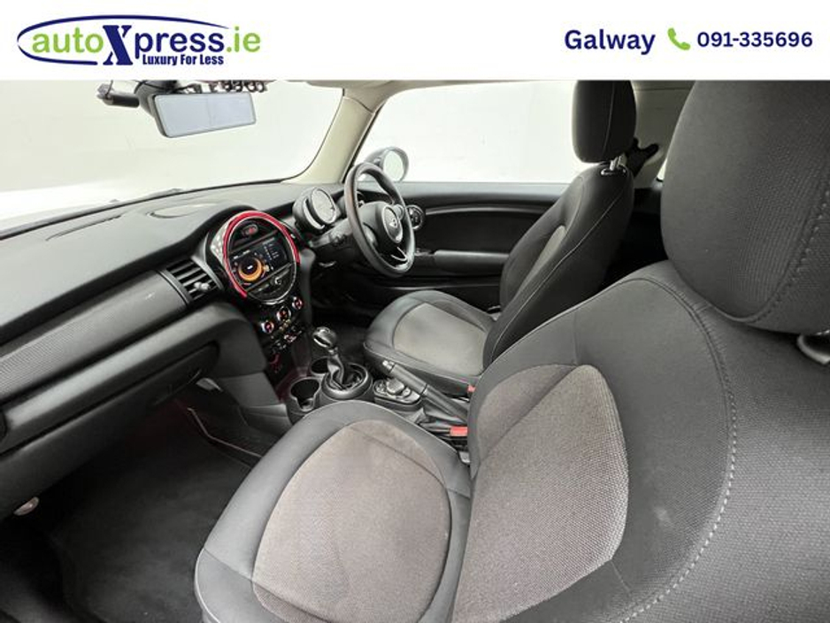 2017 MINI Cooper D - image 14
