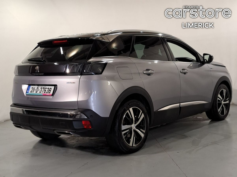 2021 Peugeot 3008 - image 3