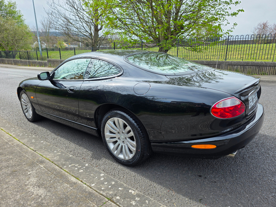 2005 Jaguar X-Type - image 5