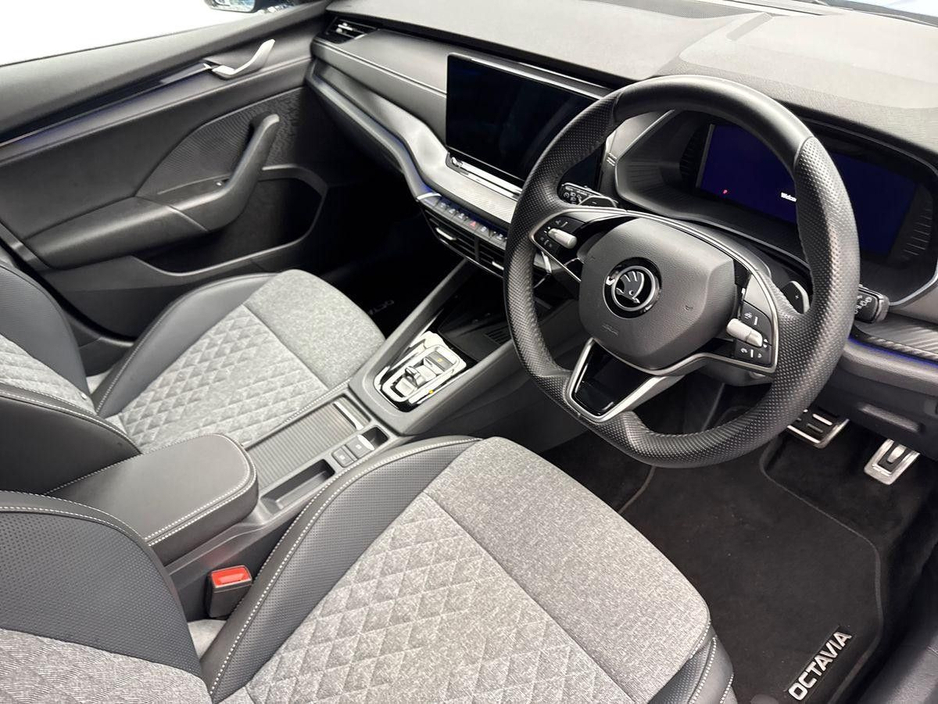 2025 Skoda Octavia - image 6