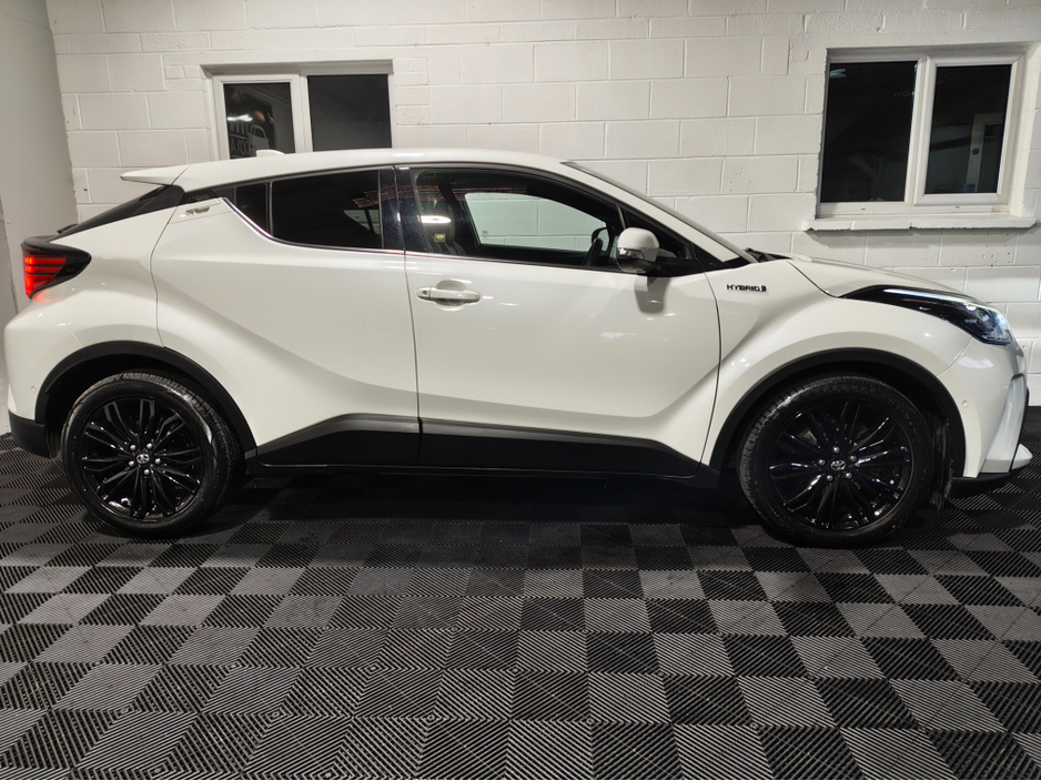 2022 Toyota C-HR - image 12