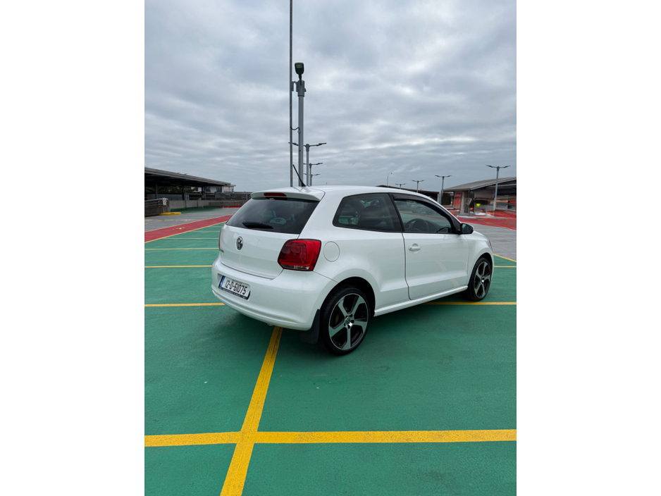 2012 Volkswagen Polo - image 6