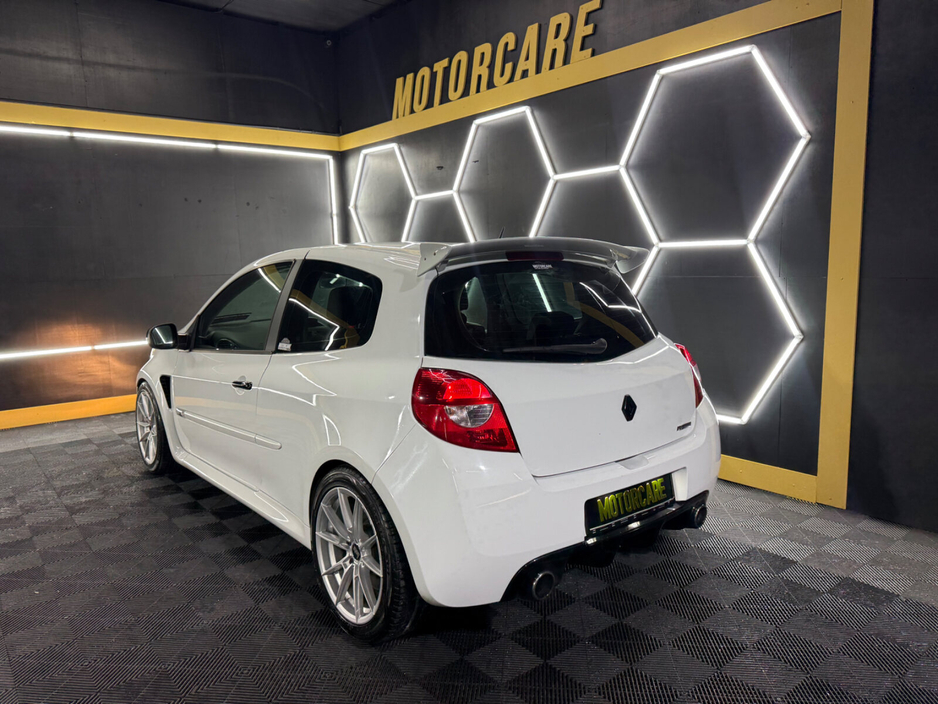 2012 Renault Clio - image 10