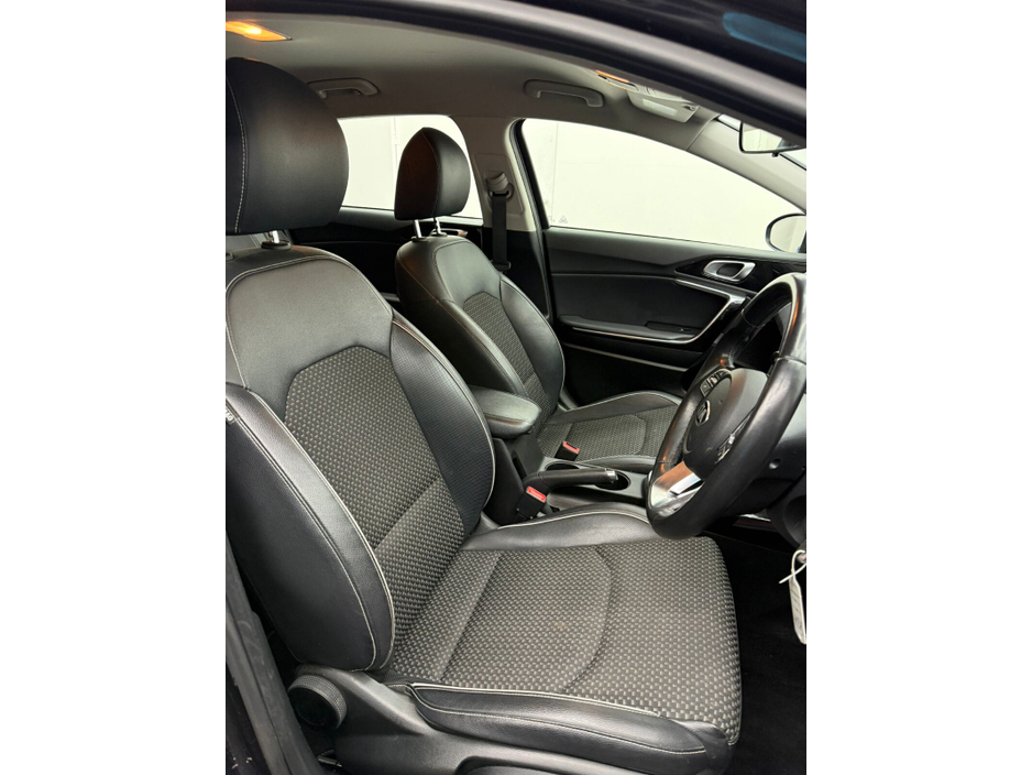 2019 Kia Ceed - image 7