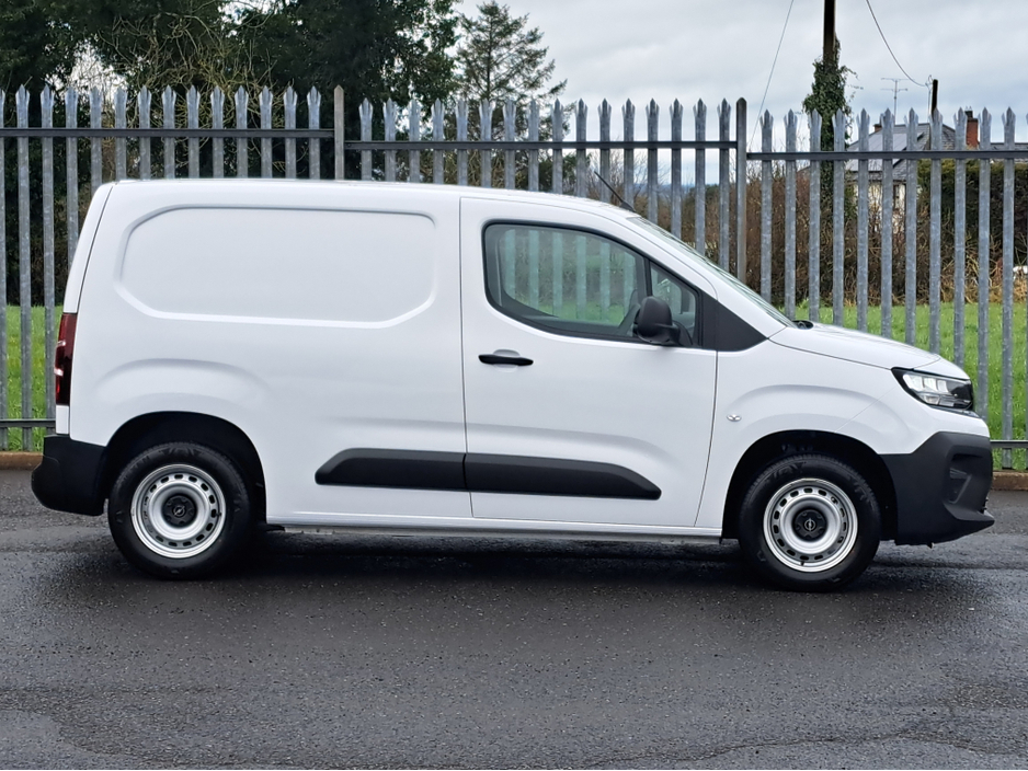 2026 Opel Combo - image 3