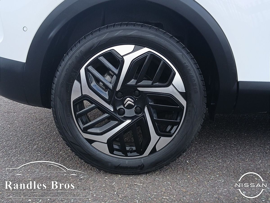 2024 Citroen C4 - image 9