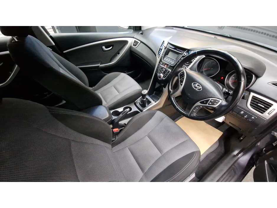 2016 Hyundai i30 - image 9