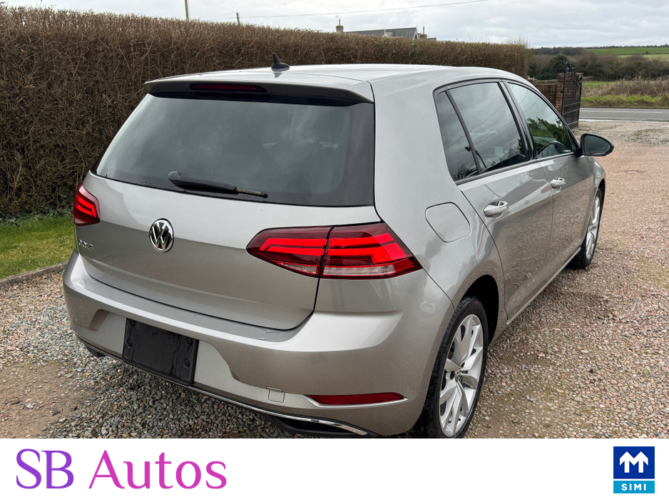 2019 Volkswagen Golf - image 7