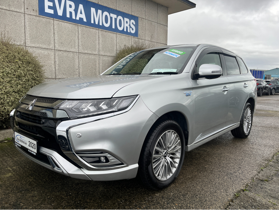 2020 Mitsubishi Outlander G 4WD AUTOMATIC PHEV 2.4 PETROL //HIGH SPEC//HALF LEATHER ELECTRIC HEATED SEATS//HEATED STEERING WHEEL//REVERSE CAMERA//KEYLESS ENTRY// €24,950