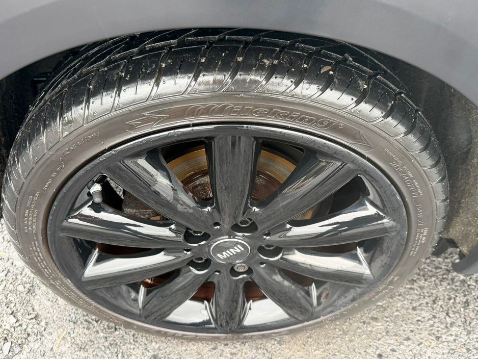 2017 MINI Hatch - image 9