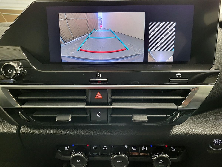 2025 Citroen C4 - image 10