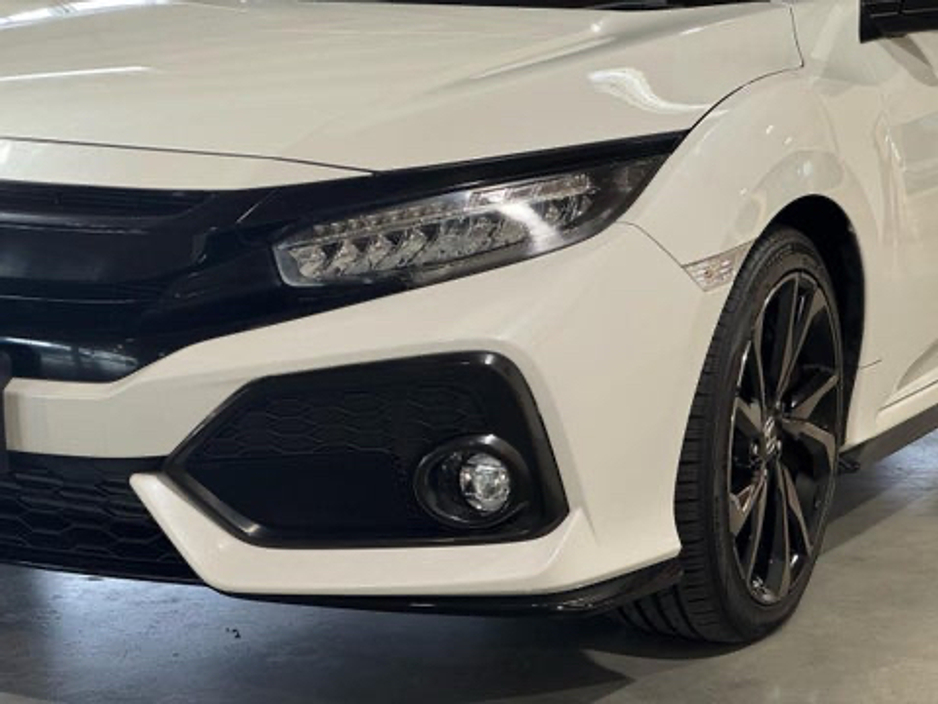 2018 Honda Civic - image 4