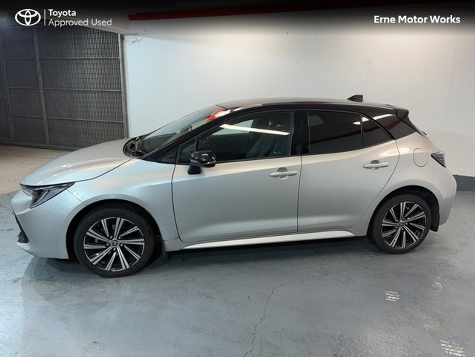 2023 Toyota Corolla - image 2