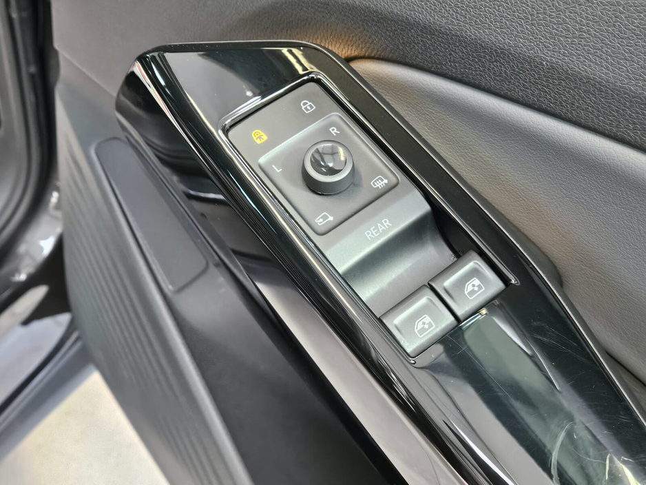 2022 Volkswagen ID.4 - image 7