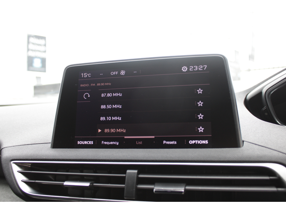 2018 Peugeot 5008 - image 14