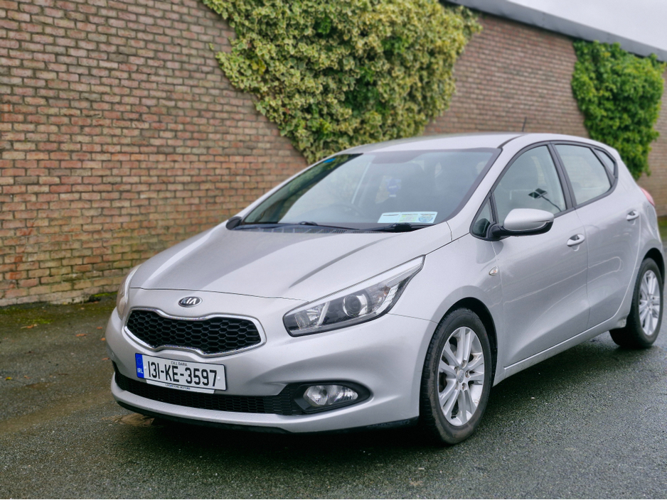 2013 Kia Ceed - image 2
