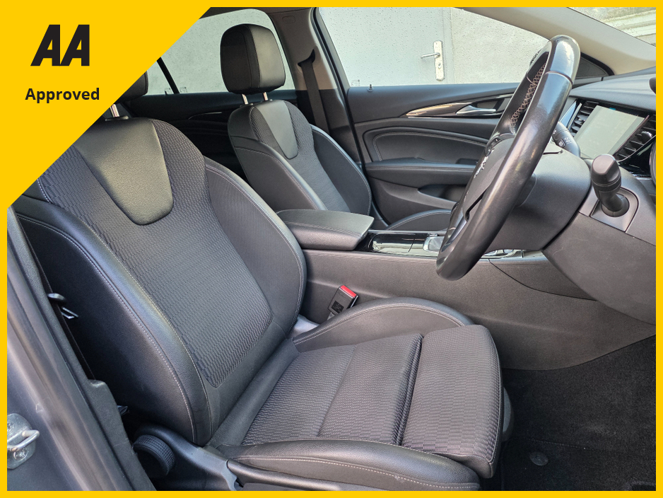 2019 Opel Insignia - image 10