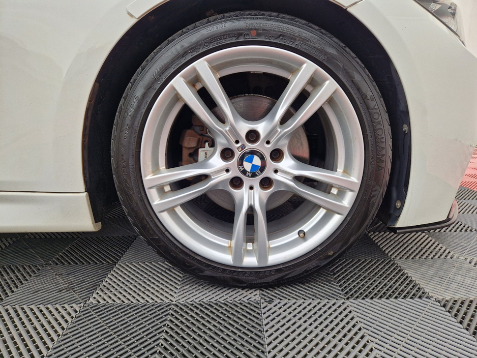 2013 BMW 3 Series - image 42