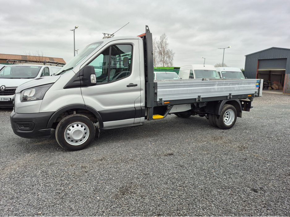 2022 Ford Transit - image 4