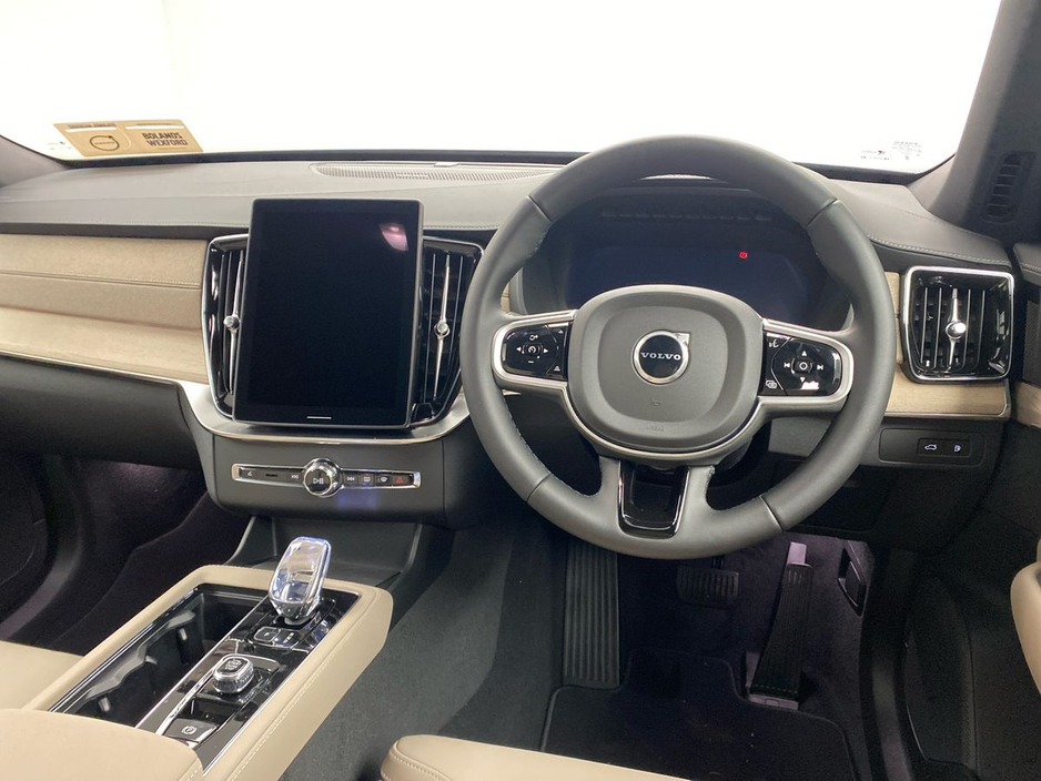 2026 Volvo XC90 - image 10