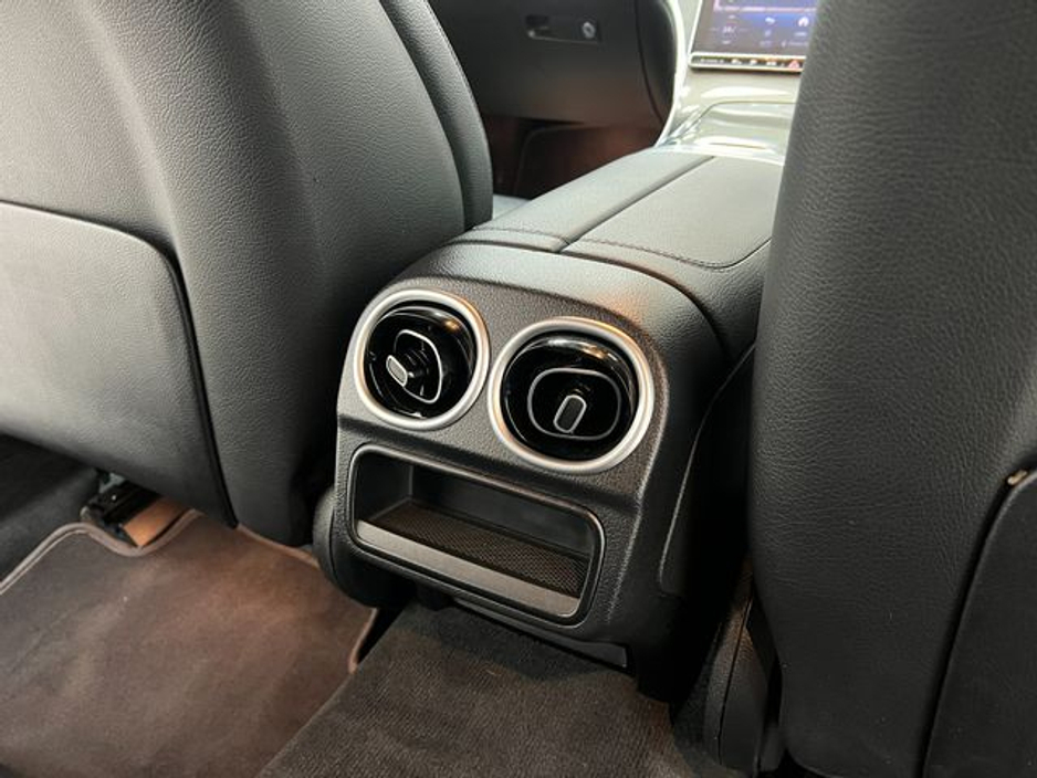 2022 Mercedes-Benz C Class - image 14