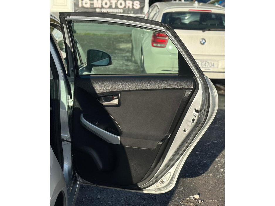 2012 Toyota Prius 1.8 Automatic petrol Hybrid Low Mileage (0324) €8,995