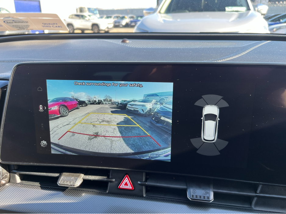 2022 Kia Sportage - image 25