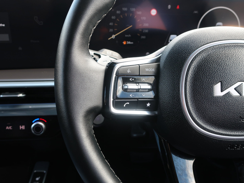2024 Kia Sorento - image 16