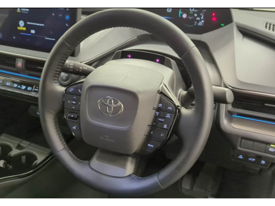 2025 Toyota Prius - image 3