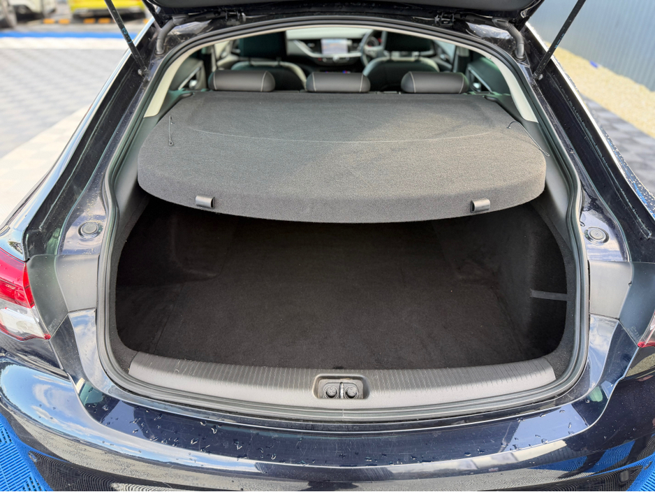 2018 Opel Insignia - image 33