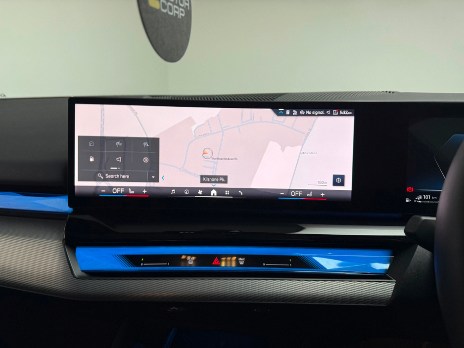 2025 BMW 5 Series - image 19