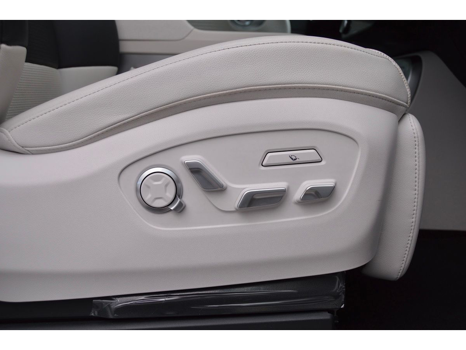 2025 Hyundai Ioniq 9 RWD standard (Long Range) Platinum €73,995