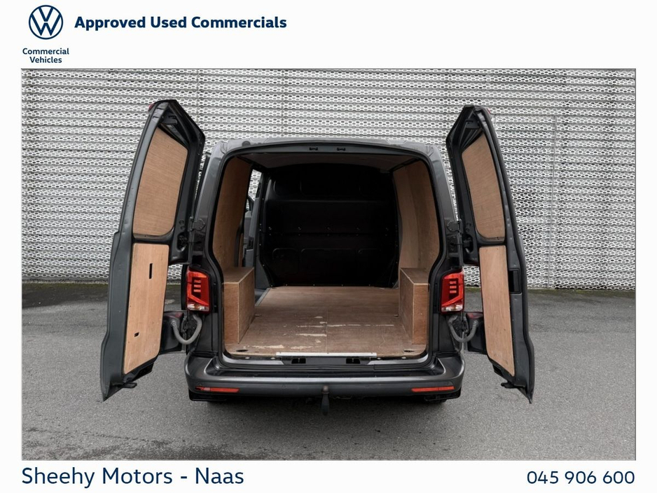 2021 Volkswagen Transporter - image 7