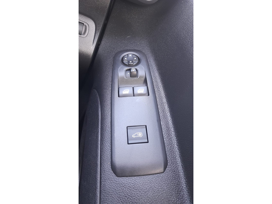 2020 Citroen Berlingo - image 11