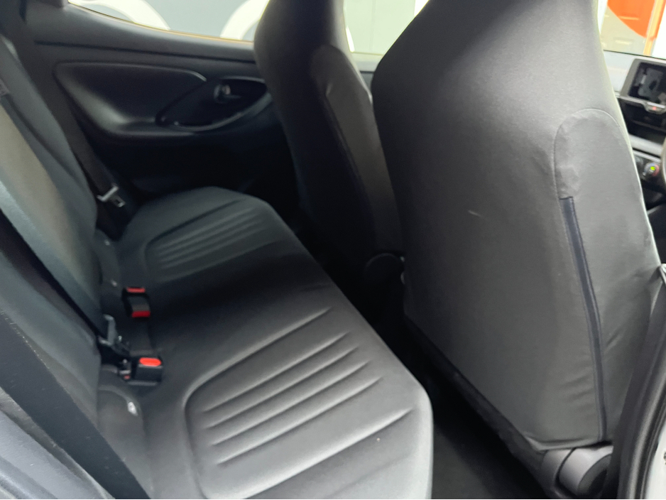 2024 Toyota Yaris YARIS AUTOMATIC 1.0 PETROL / 7k KMs / REVERSE CAMERA & MORE €20,950