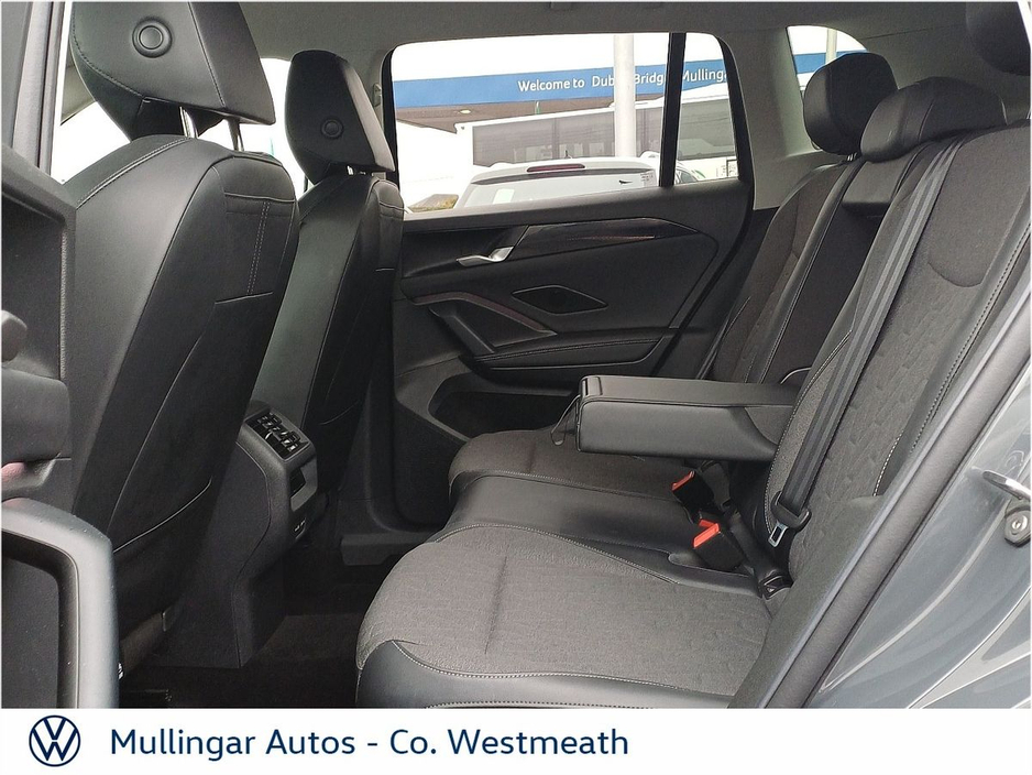 2025 Volkswagen Tiguan - image 7