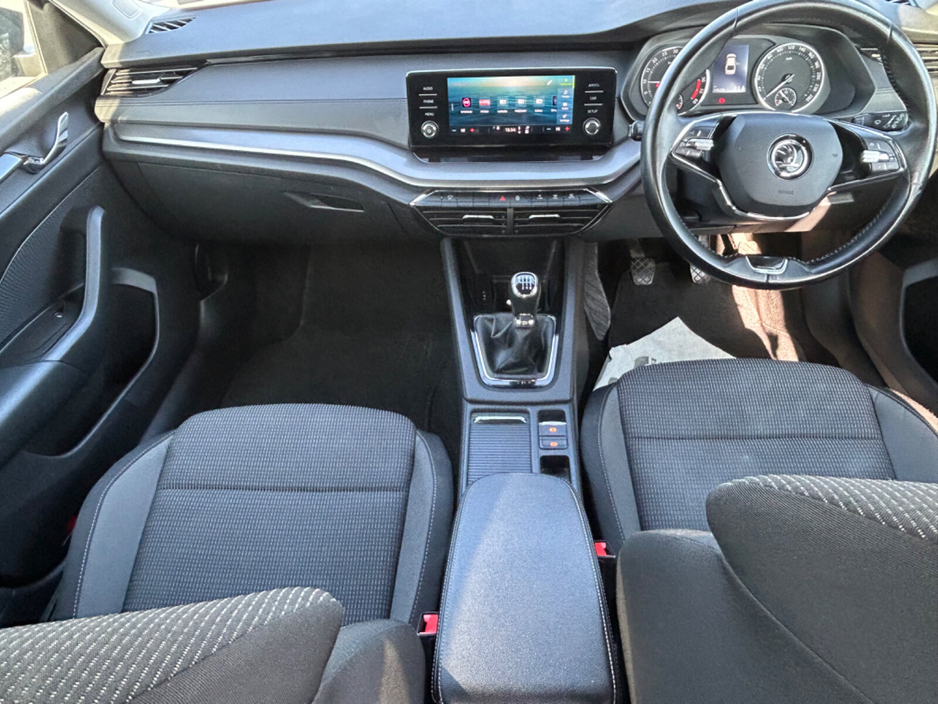 2021 Skoda Octavia - image 12