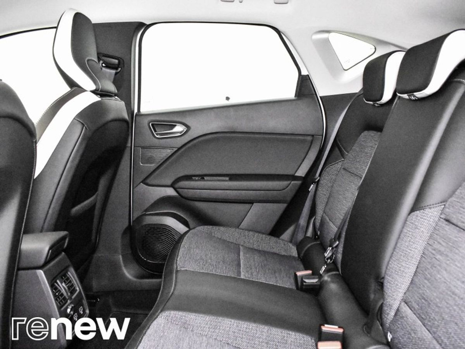 2021 Renault Captur - image 11