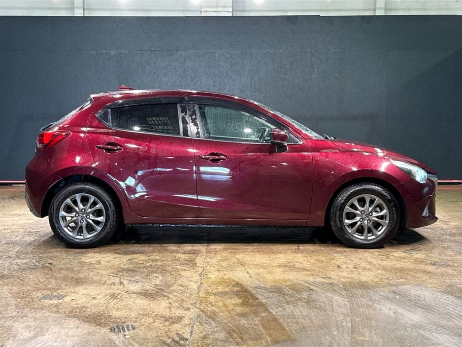 2018 Mazda Demio - image 2