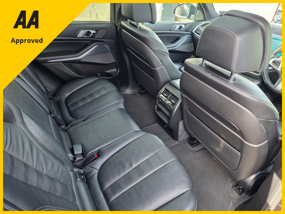 2019 BMW X5 - image 17