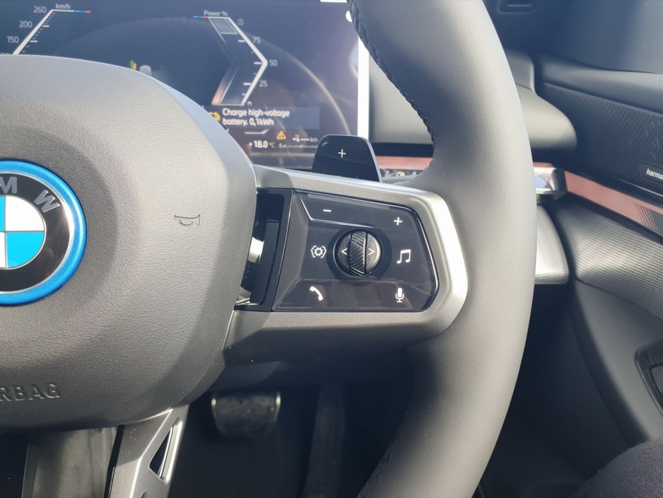 2026 BMW 5 Series - image 18