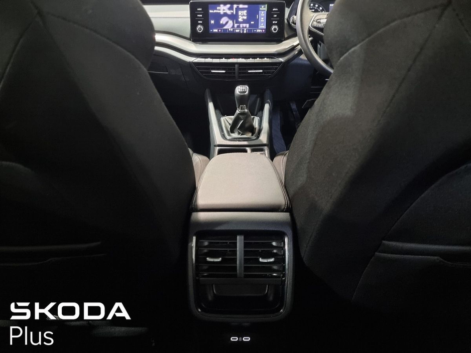 2024 Skoda Octavia - image 23