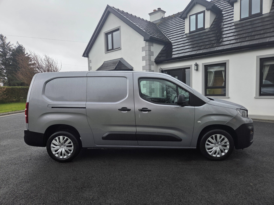 2019 Peugeot Partner - image 4
