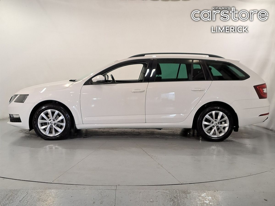 2019 Skoda Octavia - image 6
